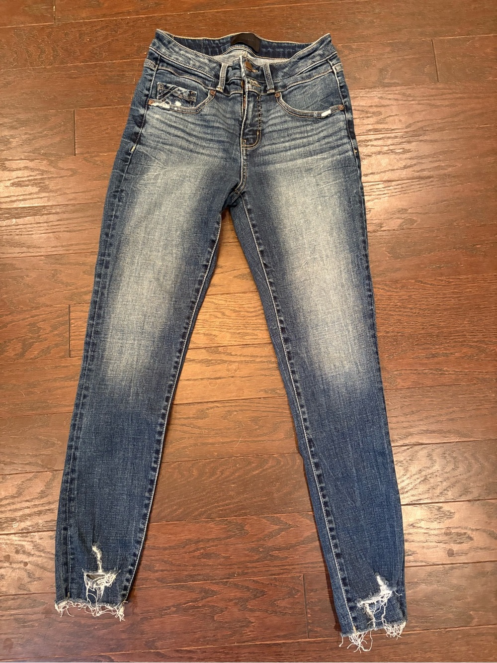 Buckle Black Women's Distressed Dark Blue Skinny Jeans